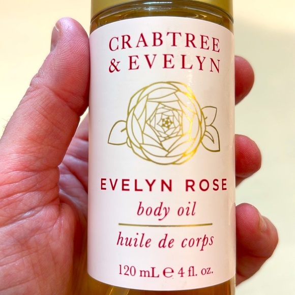 CRABTREE & EVELYN
4oz Evelyn Rose Body Oil - Picture 6 of 6